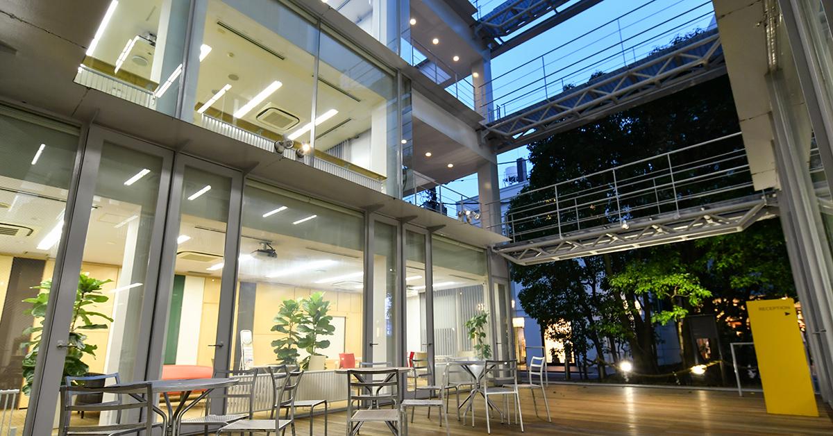 トレンドリサーチ　リカレント教育で「革新的な知識のクリエイター」を産み出す大学院